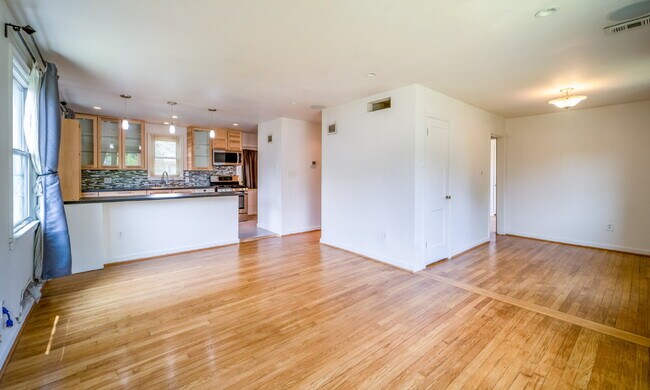 3026 Wayne Rd in Falls Church, VA - Building Photo - Building Photo