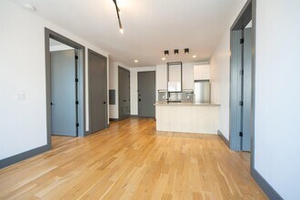 424 Arlington Ave, Unit 302 in Jersey City, NJ - Foto de edificio - Building Photo