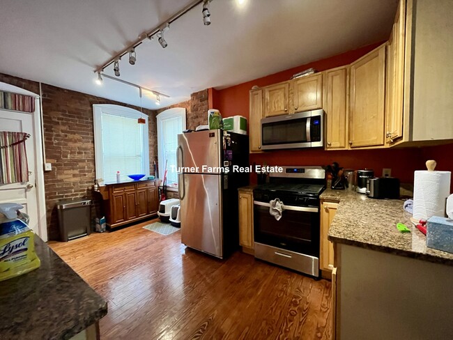 19 Netherlands Rd, Unit 1 in Brookline, MA - Building Photo - Building Photo