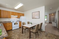 Hazelwood Townhomes in Fargo, ND - Building Photo - Building Photo