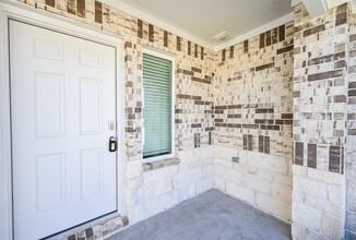 16738 Paintbrush Holw Ln in Houston, TX - Building Photo - Building Photo