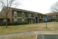 Twin Canal Village in Virginia Beach, VA - Foto de edificio - Building Photo