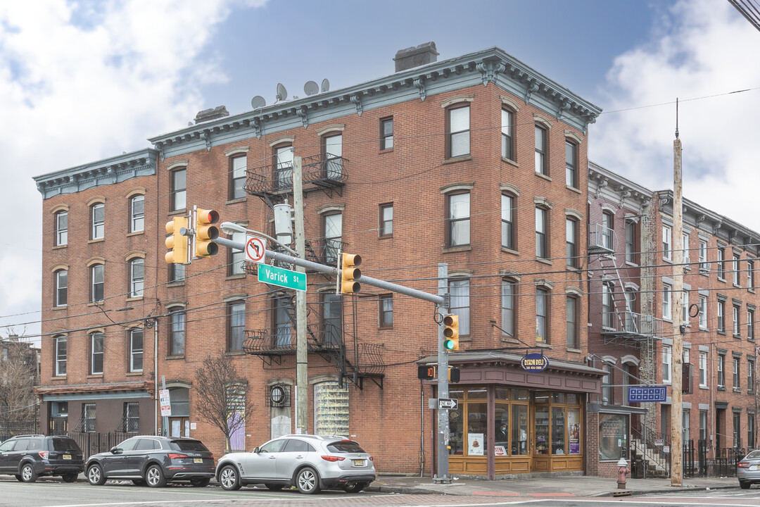 358 Varick St in Jersey City, NJ - Foto de edificio