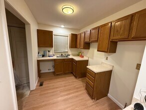 76 Oak Ridge Dr, Unit 76 in Windsor Locks, CT - Building Photo - Building Photo