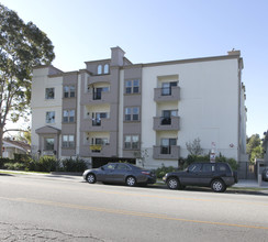 12916 Moorpark St in Studio City, CA - Foto de edificio - Building Photo