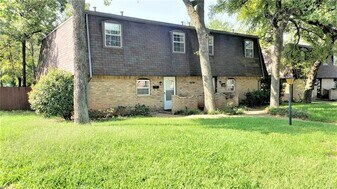 7604 Bridges Ave in Richland Hills, TX - Building Photo