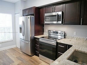 198 SW 96th Ave in Plantation, FL - Building Photo - Building Photo
