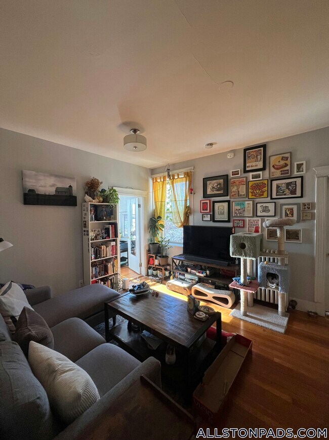 26 Park Vale Ave in Boston, MA - Foto de edificio - Building Photo