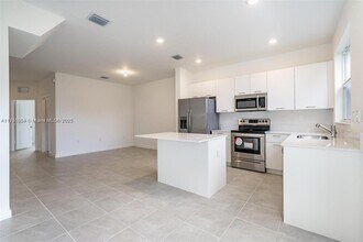 12313 NW 23rd Ct in Miami Shores, FL - Building Photo - Building Photo
