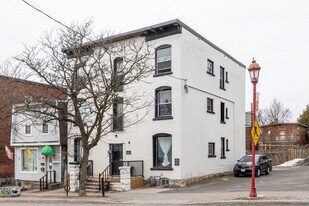 883 Somerset St W in Ottawa, ON - Building Photo