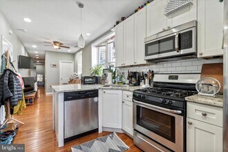 4327 Main St in Philadelphia, PA - Building Photo - Building Photo