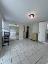 1617 NW 8th St in Miami, FL - Building Photo - Building Photo