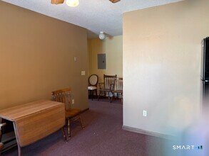 483 Chestnut Hill Ave in Waterbury, CT - Foto de edificio - Building Photo