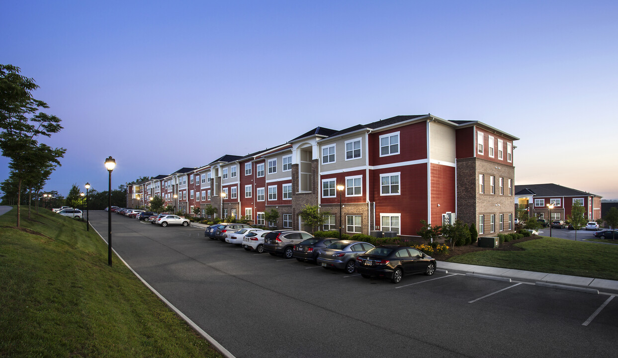 The Reserve at Knollwood in Blacksburg, VA - Building Photo