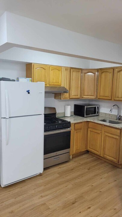2412 E 14th St in Brooklyn, NY - Building Photo