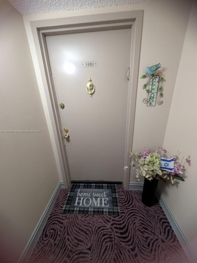 2810 N 46th Ave in Hollywood, FL - Foto de edificio - Building Photo