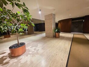 6033 N Sheridan Rd in Chicago, IL - Building Photo - Building Photo