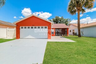7803 Myrtle Oak Ln in Kissimmee, FL - Building Photo
