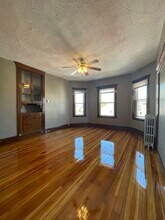 33 Newburg St, Unit 3 in Boston, MA - Foto de edificio - Building Photo