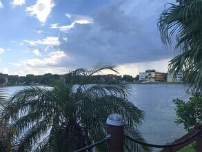 598 NE 199th Terrace in Miami, FL - Building Photo - Building Photo