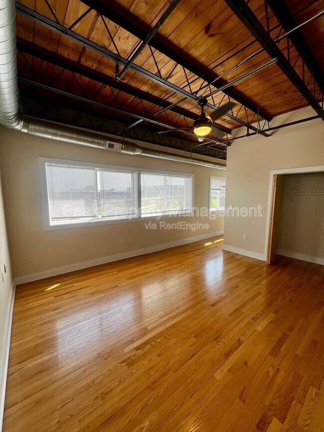 2709 W Broad St in Richmond, VA - Building Photo - Building Photo