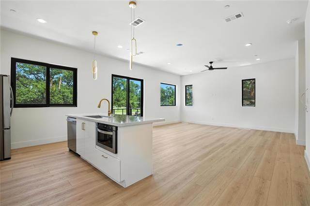 1425 N Garrett Ave in Dallas, TX - Building Photo - Building Photo