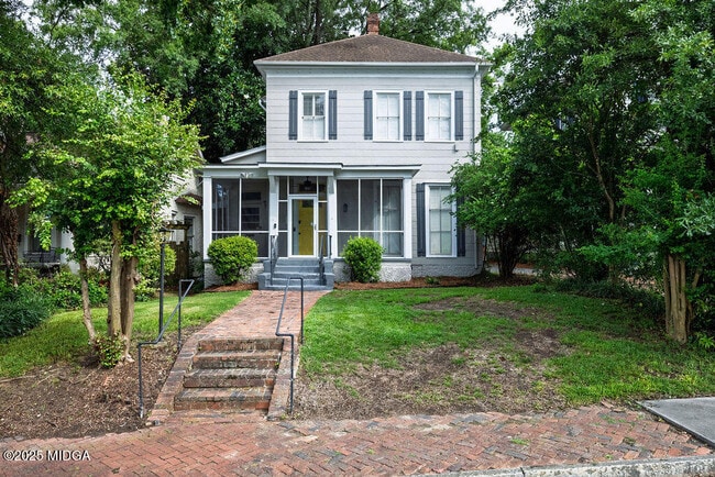 property at 926 Rose Park