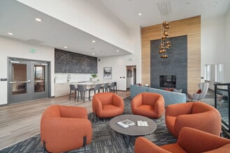Vicino in Bellevue, WA - Foto de edificio - Building Photo