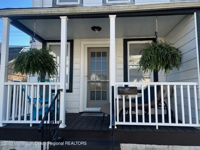 305 5th Ave-Unit -Rear in Bradley Beach, NJ - Building Photo - Building Photo