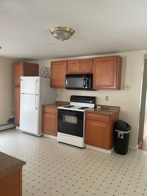 443 Hammond St, Unit #4 in Bangor, ME - Building Photo