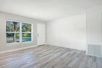 2111 Jacobs Rd in Fort Pierce, FL - Building Photo - Building Photo