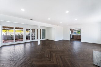 569 Canosa Ave in Las Vegas, NV - Building Photo - Building Photo