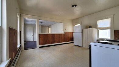 31 Shaw St, Unit 31D Shaw St. in Sanford, ME - Building Photo - Building Photo