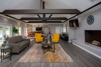 Renaissance at Strawberry Creek Apartments in Jacksonville, FL - Foto de edificio - Interior Photo