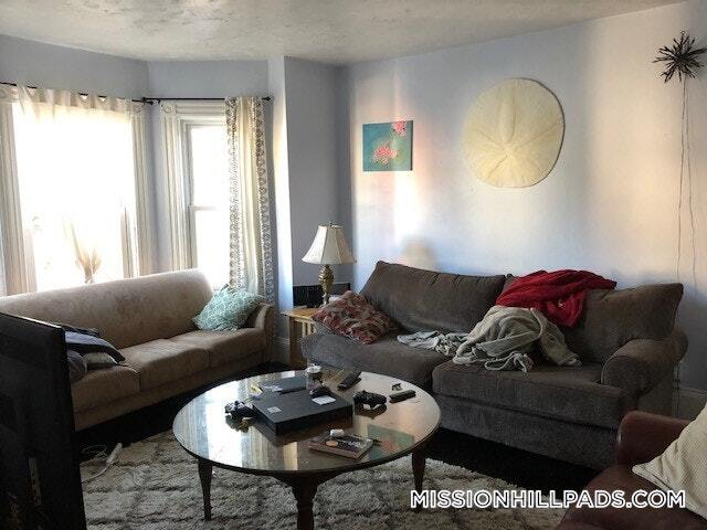 40 Hillside St in Boston, MA - Foto de edificio - Building Photo