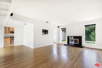 4343 Noble Ave in Los Angeles, CA - Building Photo - Building Photo