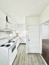 1534 63rd St in Windsor Heights, IA - Foto de edificio - Building Photo