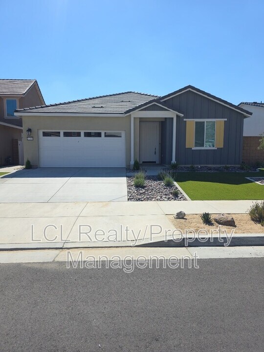 27355 Toro Vis St in Menifee, CA - Building Photo