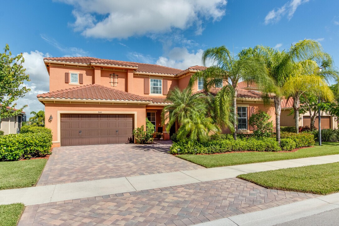 3441 Oakmont Estates Blvd in Wellington, FL - Building Photo