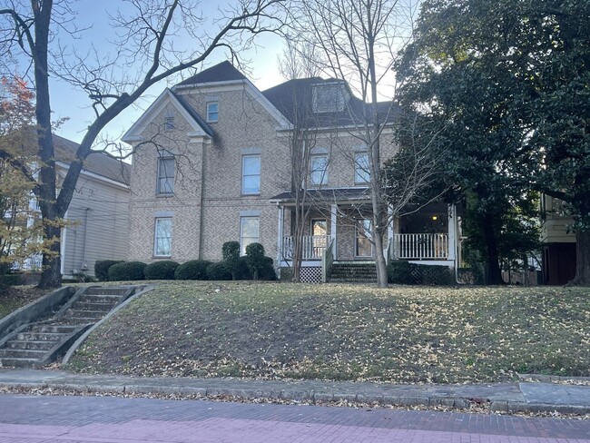 880 Orange Terrace