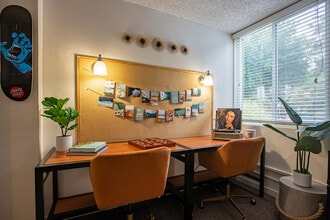 The Social Chico® Dorms in Chico, CA - Foto de edificio - Building Photo