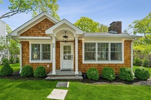68 Rogers Ave in Westhampton Beach, NY - Building Photo