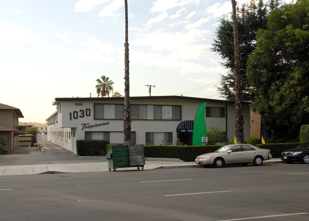 Tropicana Apartments in Arcadia, CA - Building Photo