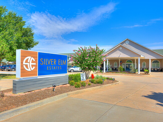 Silver Elm Estates of Edmond in Edmond, OK - Foto de edificio - Building Photo