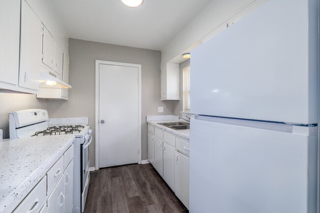West Scenic Apartments