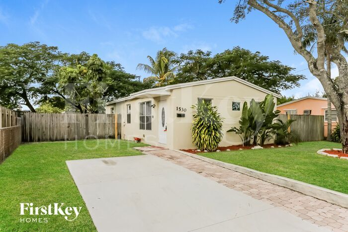 1530 N 68th Ave in Hollywood, FL - Building Photo