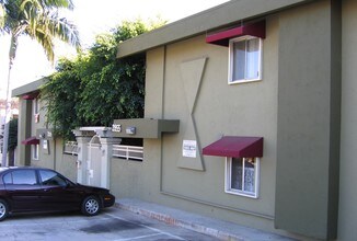 DL A St in San Diego, CA - Foto de edificio - Building Photo