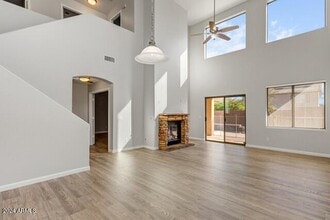 15441 W Shangri La Rd in Surprise, AZ - Building Photo - Building Photo