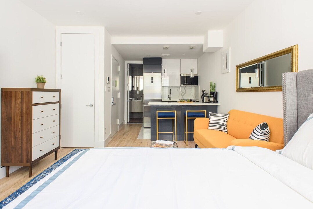 1597 York Ave in New York, NY - Building Photo