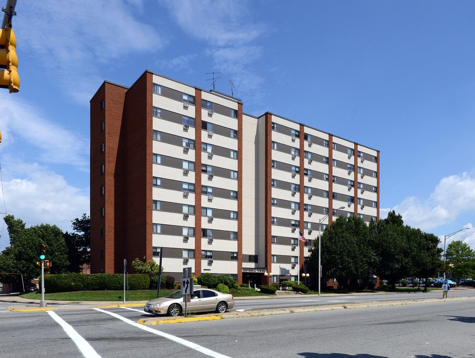 Centennial Towers in Pawtucket, RI - Building Photo